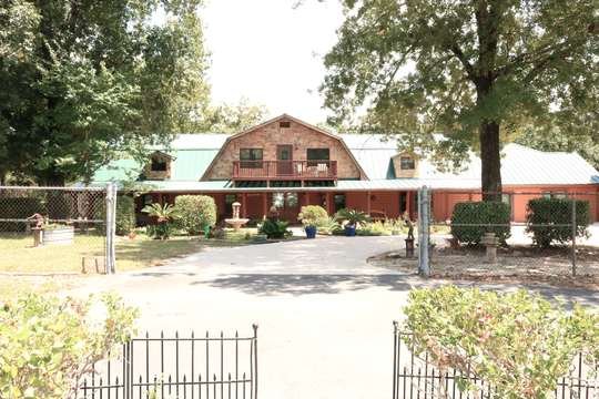George Jones’ two-story log home